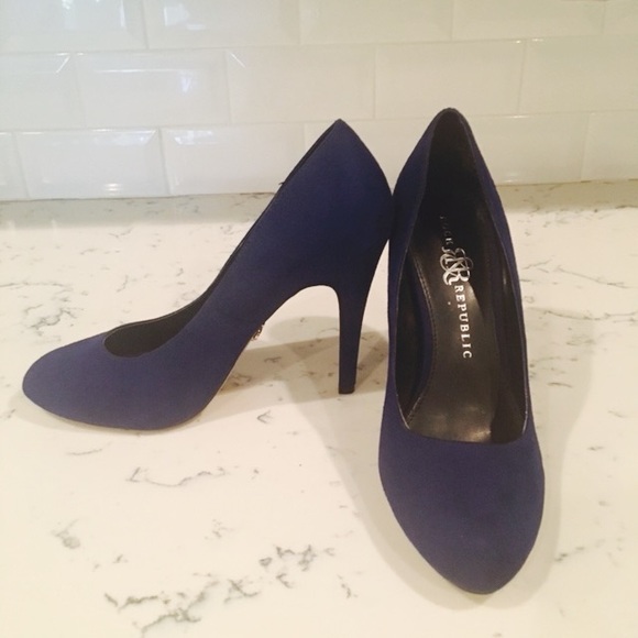 Rock & Republic royal blue pumps - Picture 4 of 6